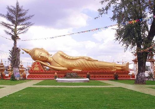 "_MG_9407" ビエンチャン観光 Vat that Khao(金の涅槃像)